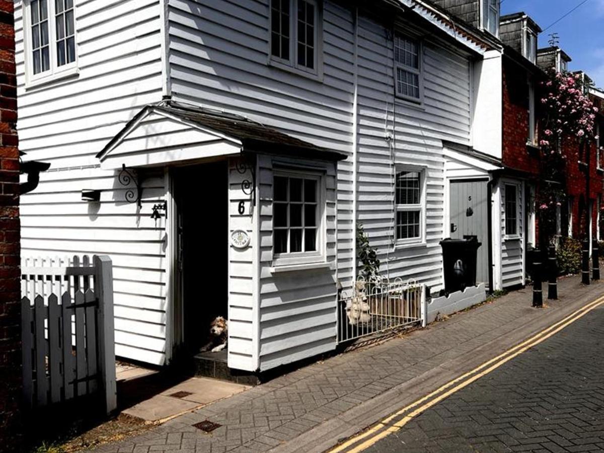 Bridewell Cottage In The Heart Of Tenterden - Pass The Keys Екстериор снимка