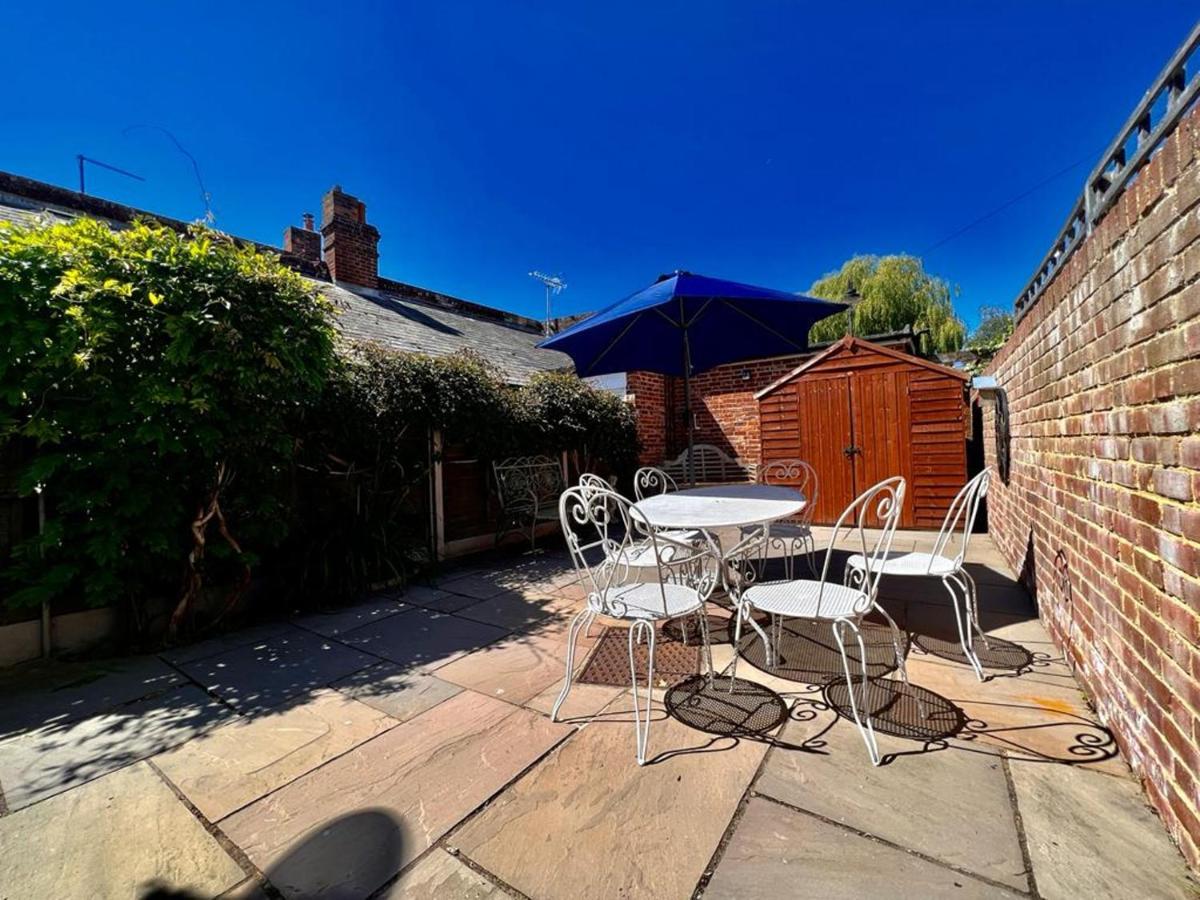 Bridewell Cottage In The Heart Of Tenterden - Pass The Keys Екстериор снимка