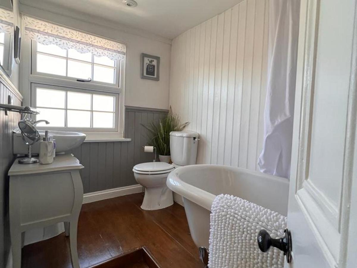 Bridewell Cottage In The Heart Of Tenterden - Pass The Keys Екстериор снимка